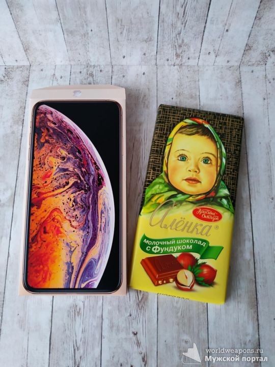 iPhone и шоколадка
